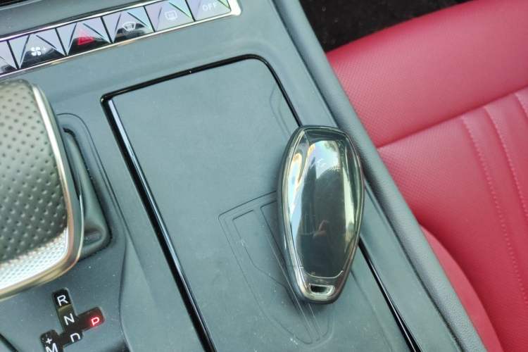 Used Hongqi H6 2025 2.0T ZhiMei Edition Vehicle Key