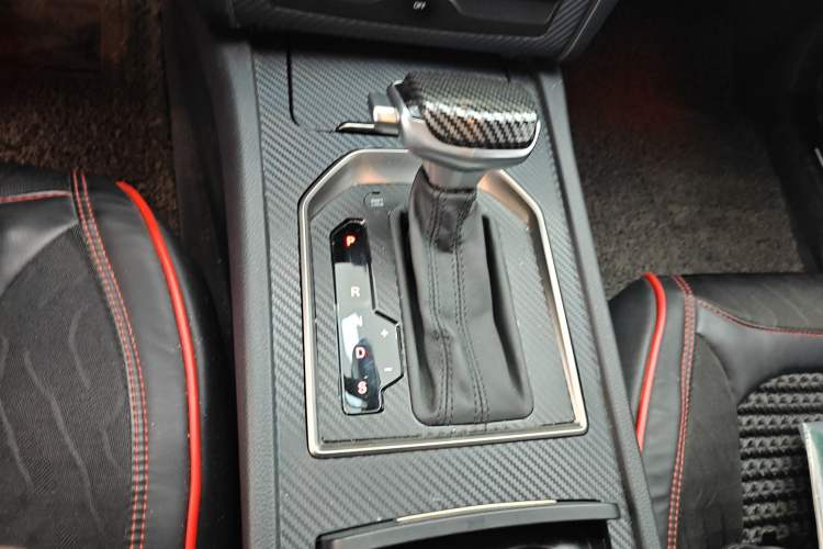 Used Hongqi H7 2021 1.8T Comfort Edition Gear Lever