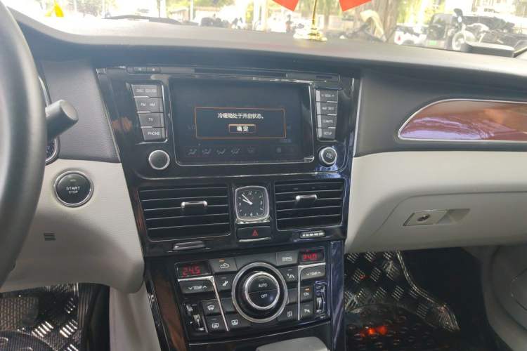 Used Hongqi H7 2013 3.0L Prestige Model Audio And AC Panel