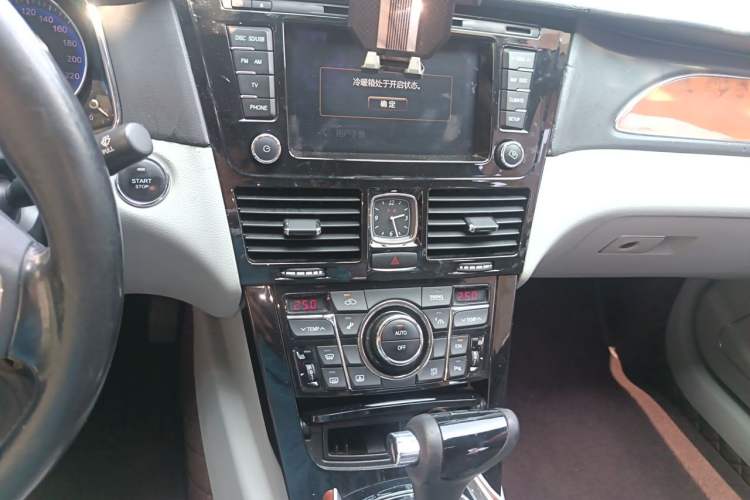 Used Hongqi H7 2013 3.0L Prestige Model Audio And AC Panel