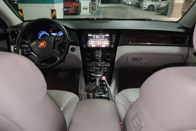 Used Hongqi H7 2013 3.0L Prestige Model Center Console