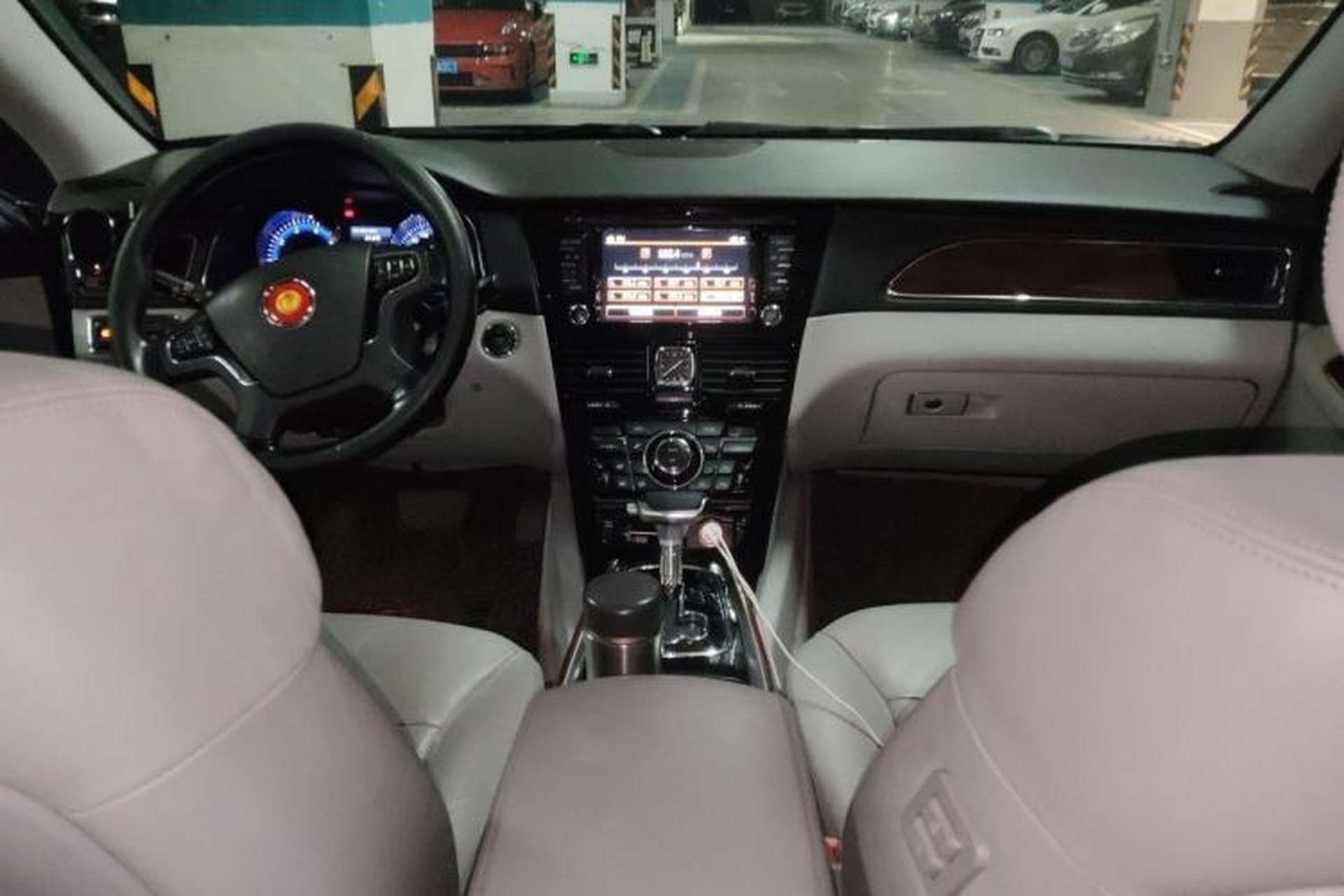 Used Hongqi H7 2013 3.0L Prestige Model Center Console