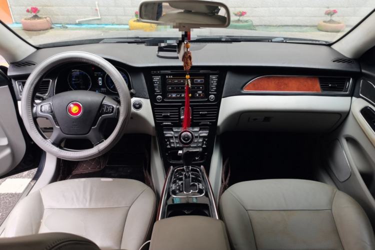 Used Hongqi H7 2013 2.0T Luxury Model Center Console
