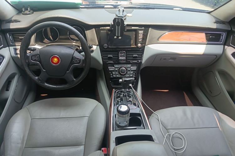 Used Hongqi H7 2013 3.0L Prestige Model Center Console