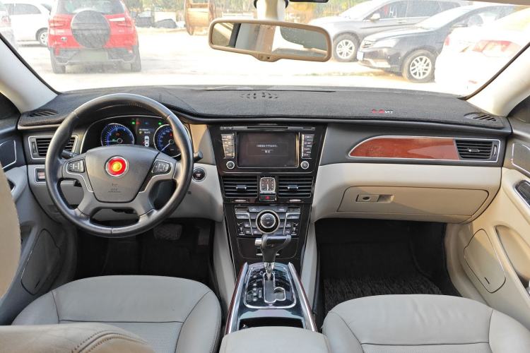 Used Hongqi H7 2013 2.0T Luxury Model Center Console