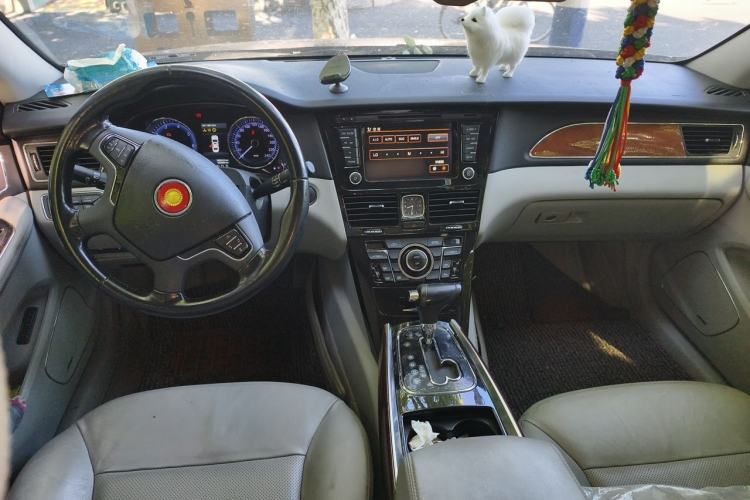 Used Hongqi H7 2013 2.0T Luxury Model Center Console