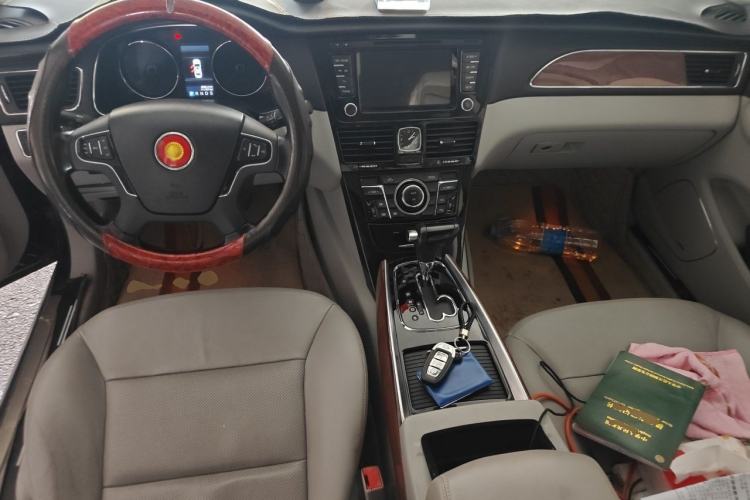 Used Hongqi H7 2013 2.0T Luxury Model Center Console