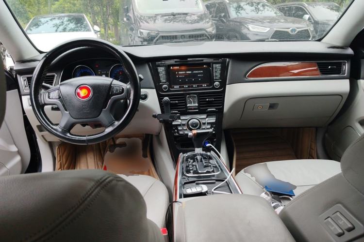 Used Hongqi H7 2013 2.0T Luxury Model Center Console