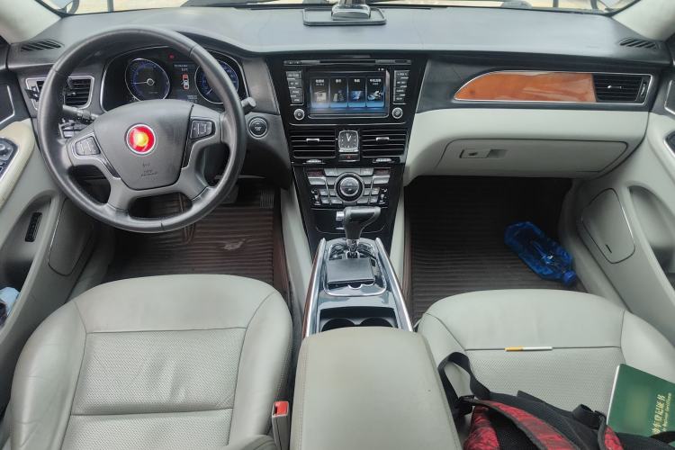 Used Hongqi H7 2013 2.0T Luxury Model Center Console