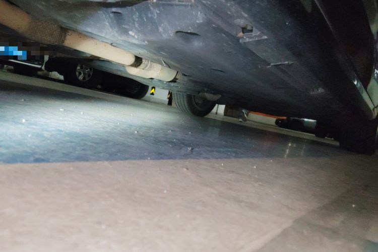 Used Hongqi H7 2013 3.0L Prestige Model Chassis Front Left