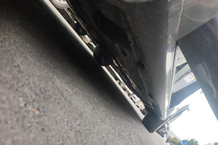 Used Hongqi H7 2013 2.0T Luxury Model Chassis Front Left