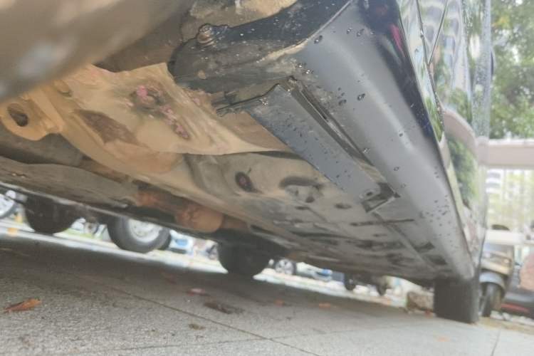 Used Hongqi H7 2013 2.0T Luxury Model Chassis Front Left