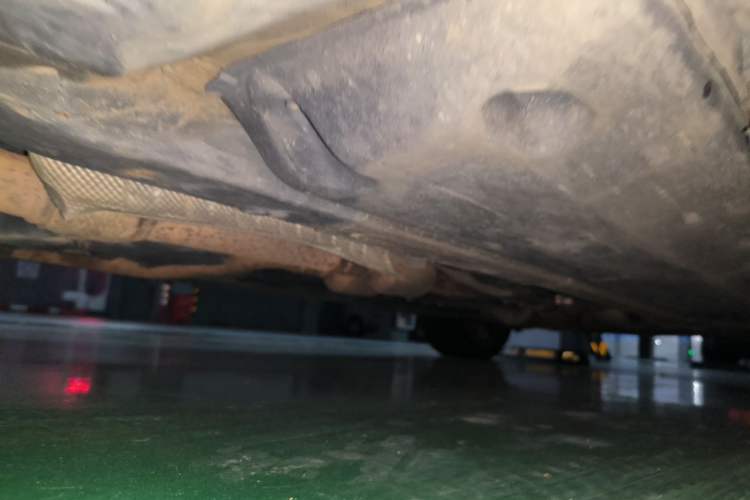 Used Hongqi H7 2013 3.0L Prestige Model Chassis Front Left