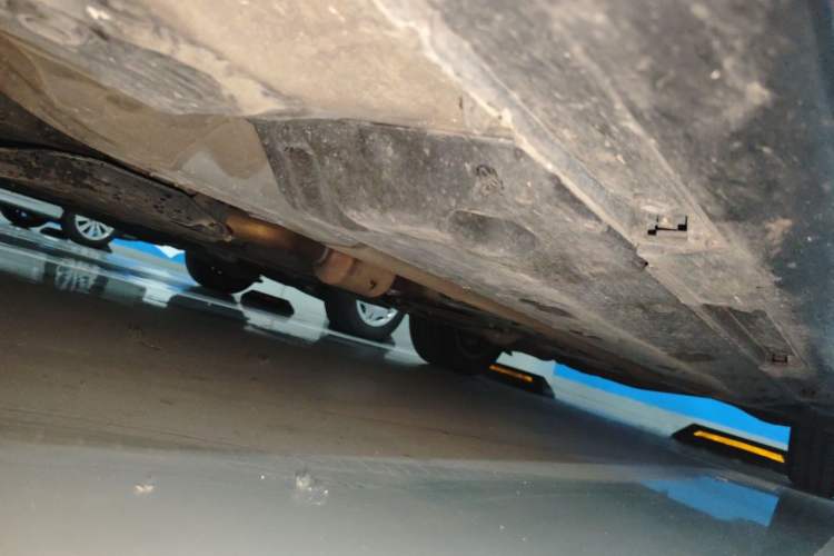 Used Hongqi H7 2013 2.0T Luxury Model Chassis Front Left