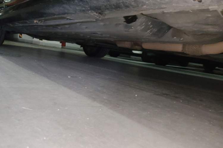 Used Hongqi H7 2013 3.0L Prestige Model Chassis Front Right