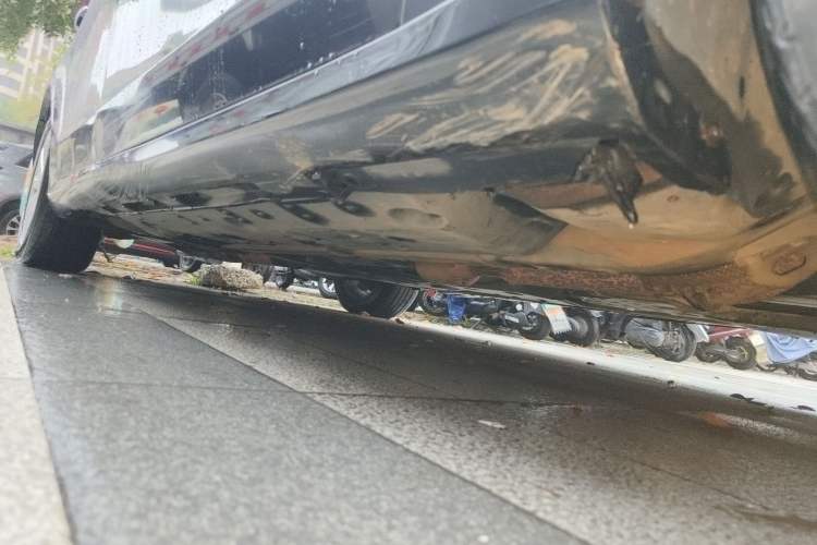 Used Hongqi H7 2013 2.0T Luxury Model Chassis Front Right