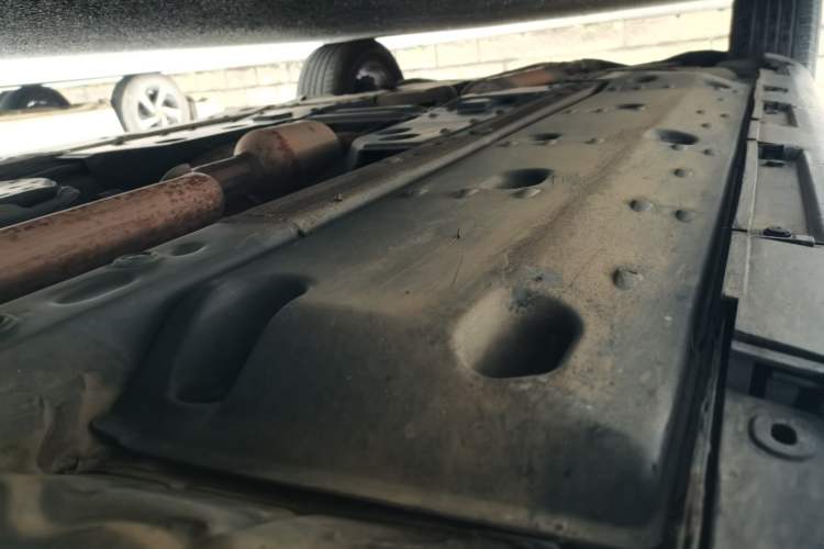 Used Hongqi H7 2013 2.0T Luxury Model Chassis Front Right