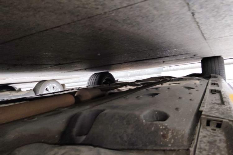 Used Hongqi H7 2013 2.0T Luxury Model Chassis Front Right