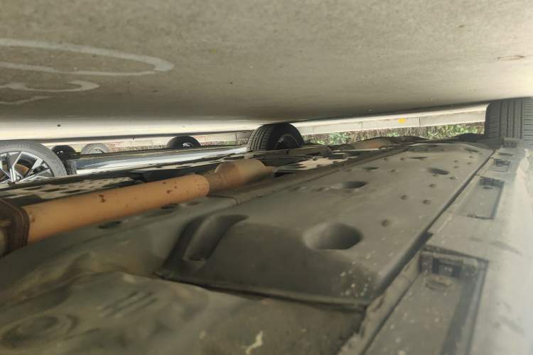 Used Hongqi H7 2013 2.0T Luxury Model Chassis Front Right