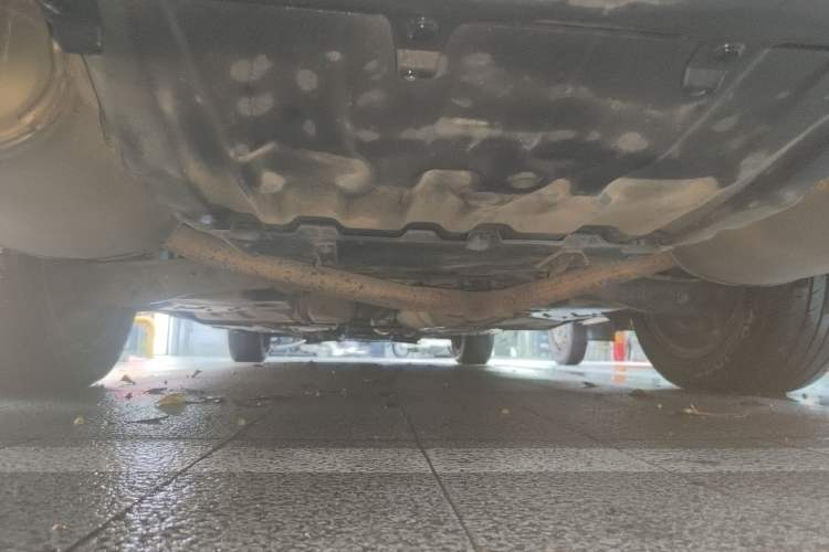 Used Hongqi H7 2013 2.0T Luxury Model Chassis Rear