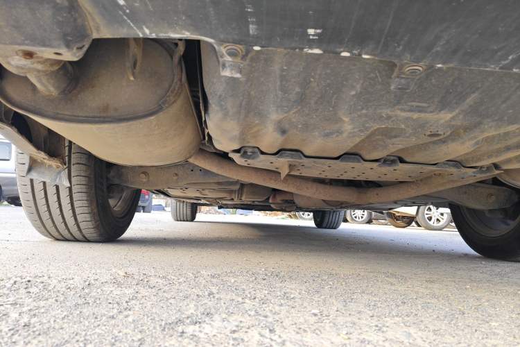 Used Hongqi H7 2013 2.0T Luxury Model Chassis Rear Left