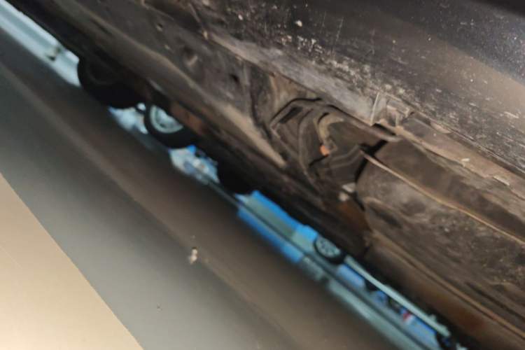 Used Hongqi H7 2013 2.0T Luxury Model Chassis Rear Left