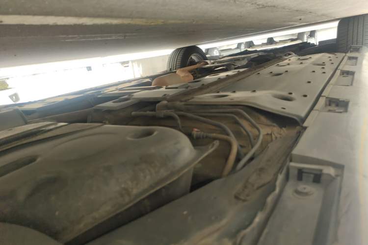 Used Hongqi H7 2013 2.0T Luxury Model Chassis Rear Left