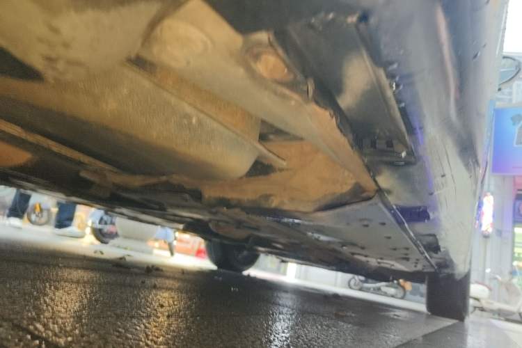 Used Hongqi H7 2013 2.0T Luxury Model Chassis Rear Right