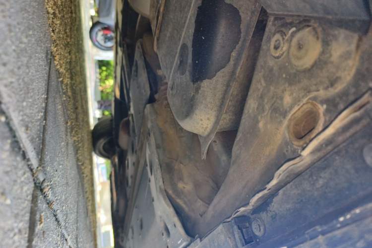 Used Hongqi H7 2013 2.0T Luxury Model Chassis Rear Right