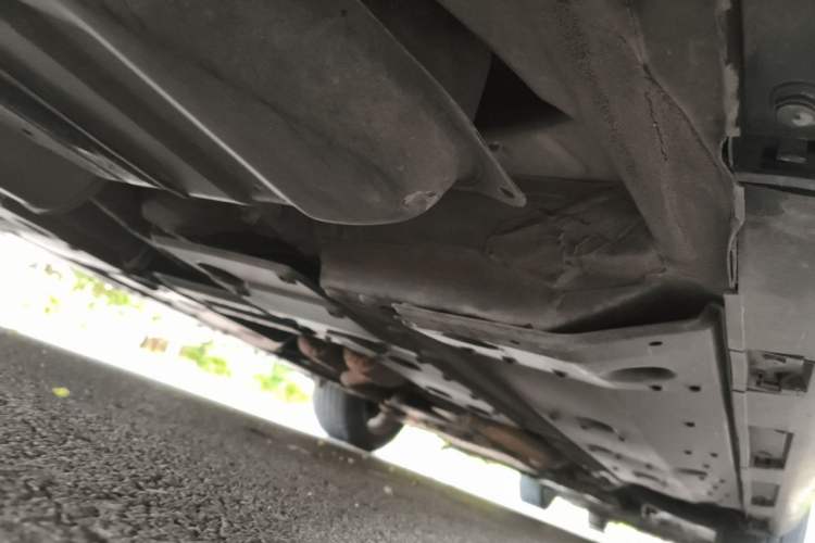 Used Hongqi H7  Chassis Rear Right