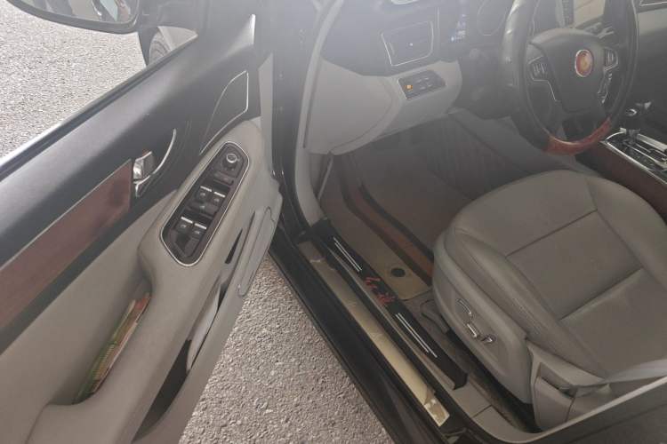 Used Hongqi H7 2013 2.0T Luxury Model Driver Seat