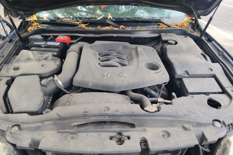 Used Hongqi H7 2013 3.0L Prestige Model Engine Bay