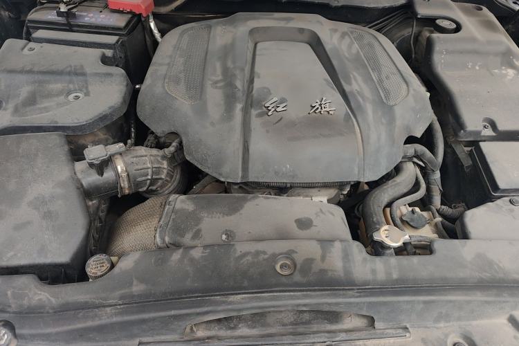 Used Hongqi H7 2013 2.0T Luxury Model Engine Bay