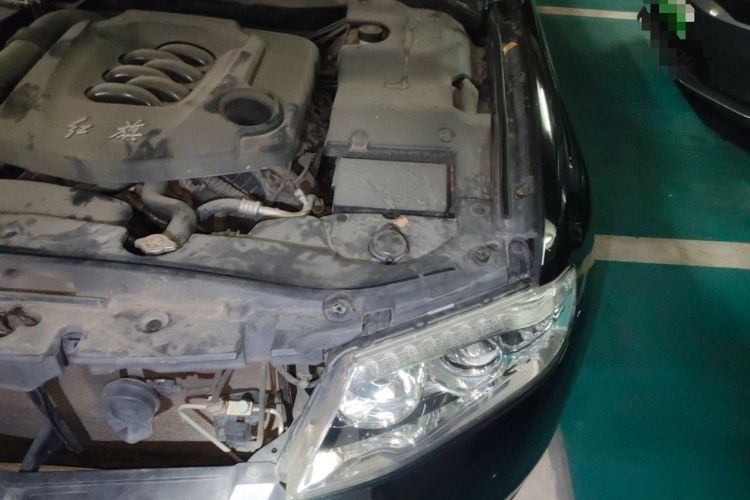 Used Hongqi H7 2013 3.0L Prestige Model Engine Bay Left