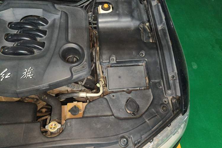 Used Hongqi H7 2013 3.0L Prestige Model Engine Bay Left