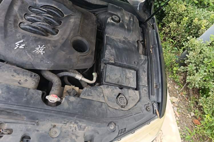 Used Hongqi H7 2013 3.0L Prestige Model Engine Bay Left