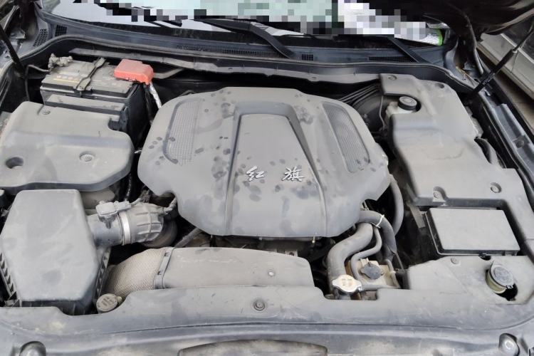Used Hongqi H7 2013 2.0T Luxury Model Engine Bay