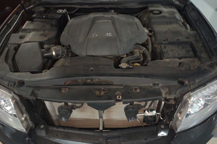 Used Hongqi H7 2013 2.0T Luxury Model Engine Bay
