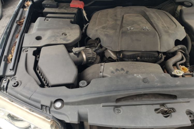 Used Hongqi H7 2013 2.0T Luxury Model Engine Bay Right