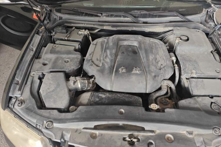 Used Hongqi H7 2013 2.0T Luxury Model Engine Bay Right