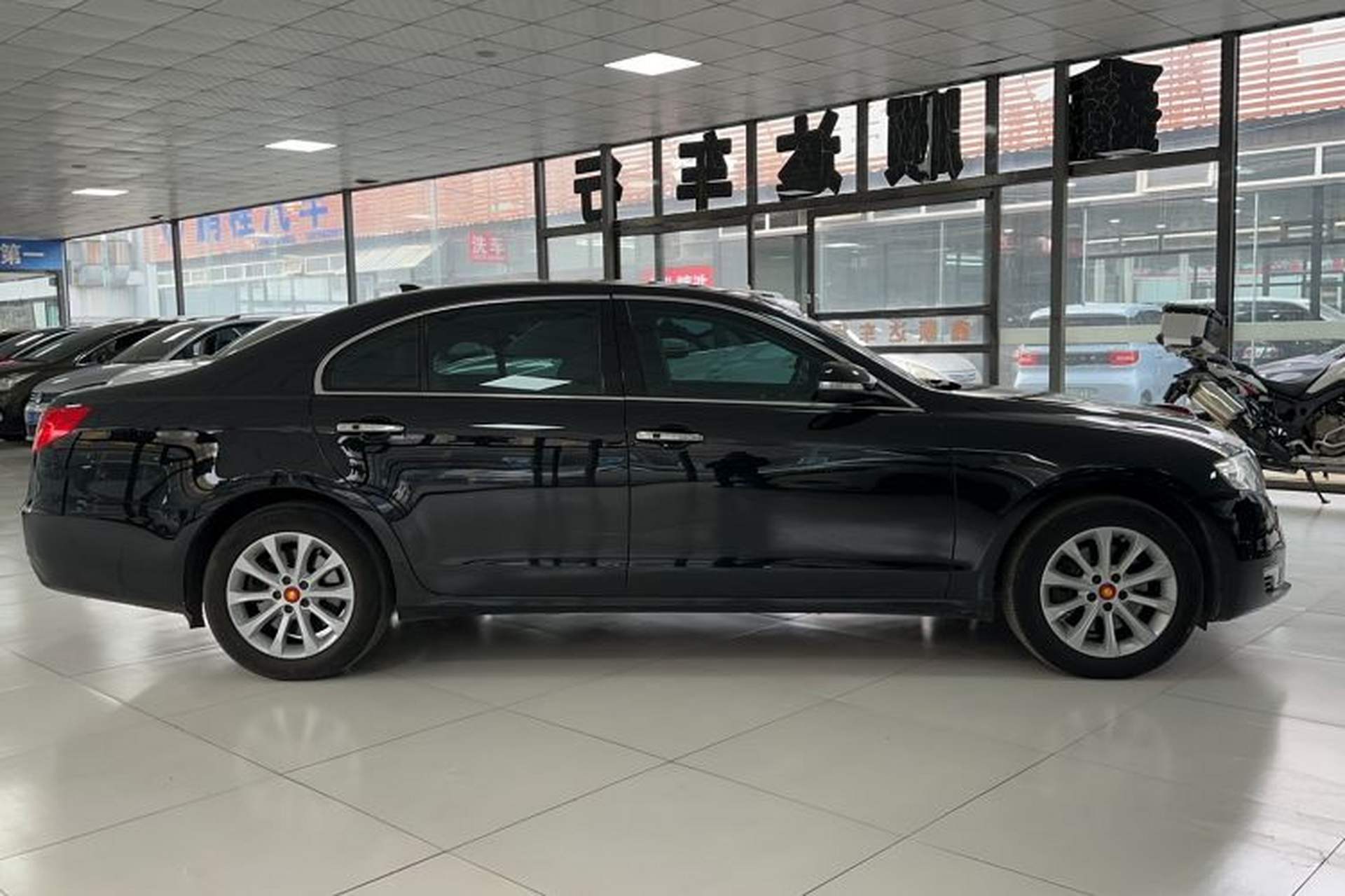 Used Hongqi H7 2013 2.5L Prestige Model Exterior 2