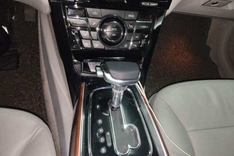 Used Hongqi H7 2013 3.0L Prestige Model Gear Lever