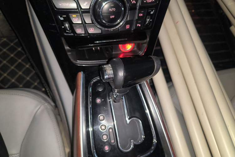 Used Hongqi H7 2013 3.0L Prestige Model Gear Lever