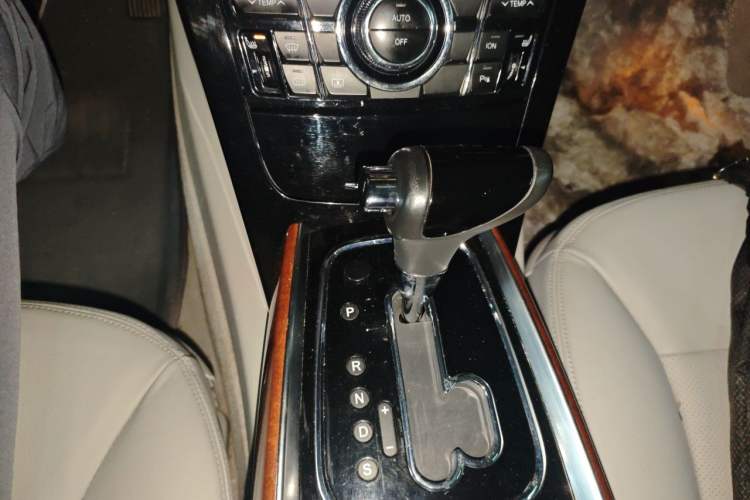 Used Hongqi H7 2013 2.0T Luxury Model Gear Lever