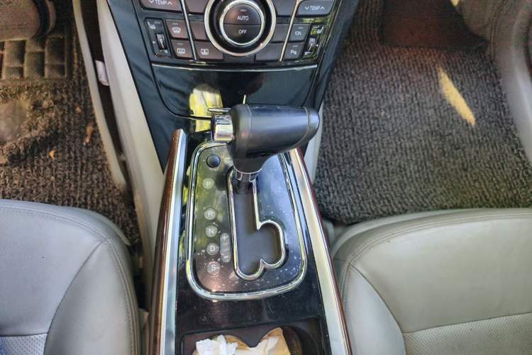 Used Hongqi H7 2013 2.0T Luxury Model Gear Lever