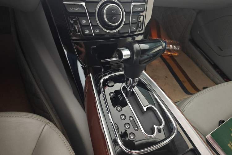 Used Hongqi H7 2013 2.0T Luxury Model Gear Lever