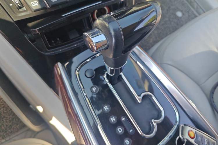 Used Hongqi H7 2013 3.0L Prestige Model Gear Lever