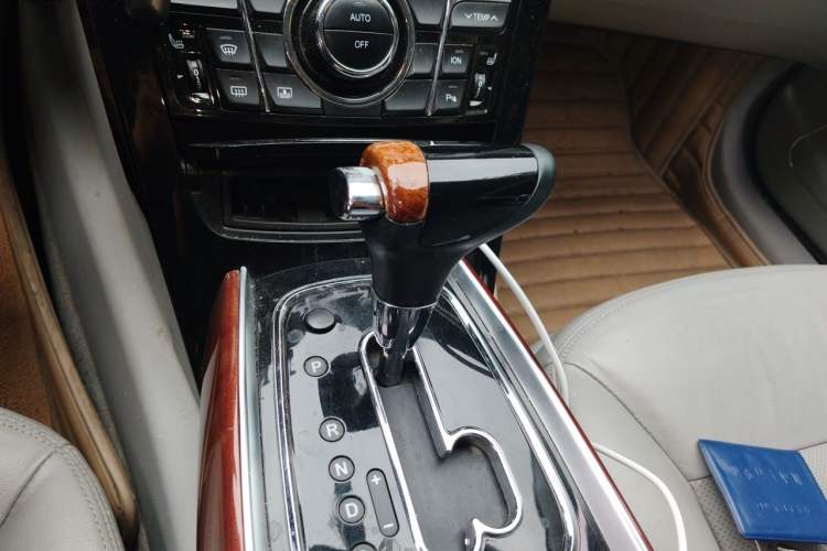 Used Hongqi H7 2013 2.0T Luxury Model Gear Lever