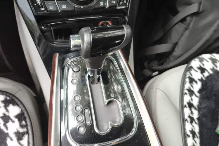 Used Hongqi H7  Gear Lever