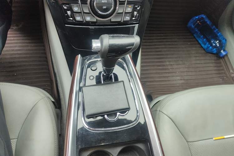 Used Hongqi H7 2013 2.0T Luxury Model Gear Lever